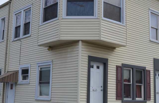 Available Now! York College Area! First floor! photos photos