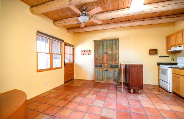 Downtown Private Condo Available Now! Gallery 4