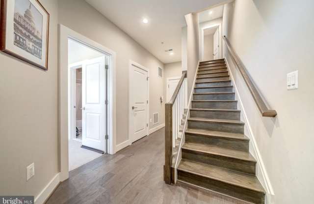 15948 CHIEFTAIN AVE Gallery 3