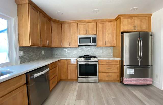 6132 Robertson Avenue Gallery 2