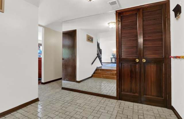 411 Arlington Avenue Gallery 4