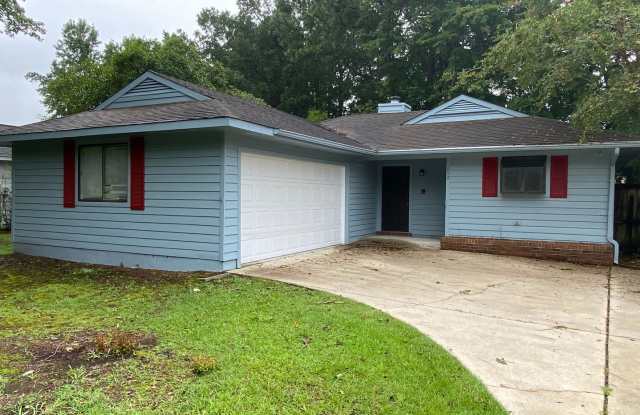 612 Independence Dr photos photos