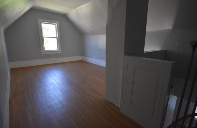 271 Cottage Street Gallery 4