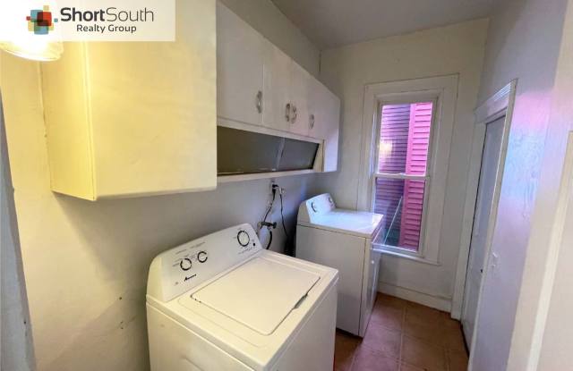 4 bed 1 bath Single Family Home Gallery 4
