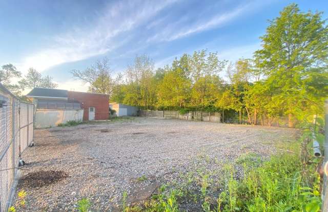331 W COUNTY LINE Road Gallery 2
