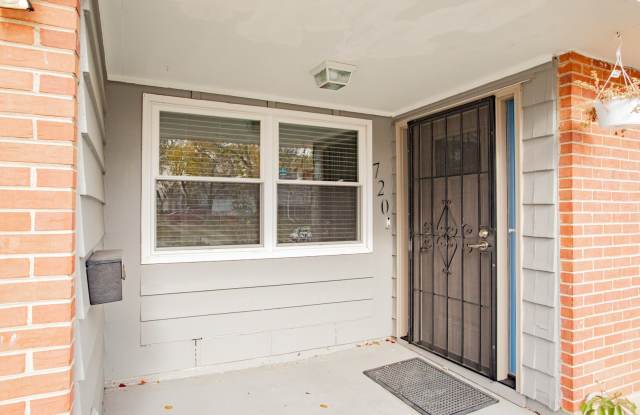 720 Durham Lane Gallery 2