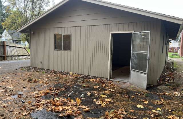 1637 56th Avenue (Apartment) - 1637 56th Avenue, Sweet Home, OR 97386