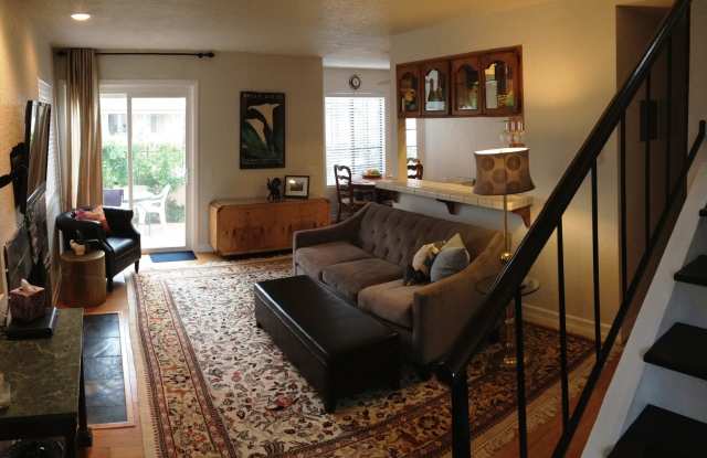 COMING SOON! 2 bedroom 2.5 bath townhouse for rent in Kensington! - 4529 Edgeware Road, San Diego, CA 92116