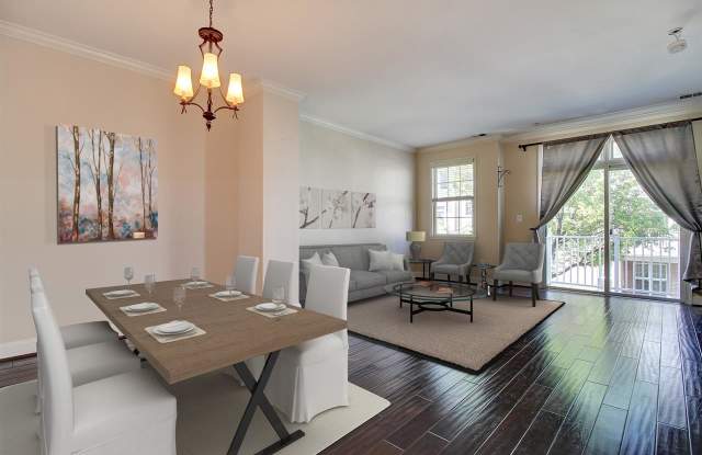 270 ROSLYN CT - 270 Roslyn Ct, West New York, NJ 07093