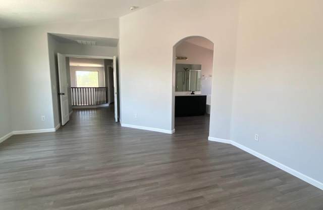 8402 S 48th Lane Gallery 2