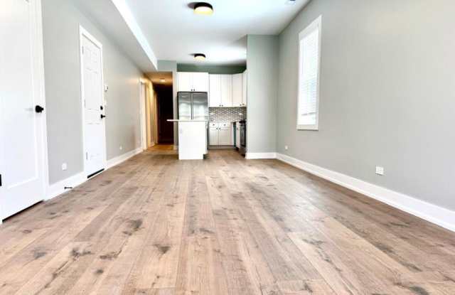1709 North Maplewood Ave. Gallery 4