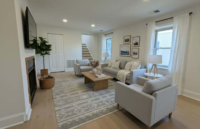 1703 Green St - 7 photos photos