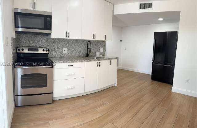 8275 SW 205th photos photos