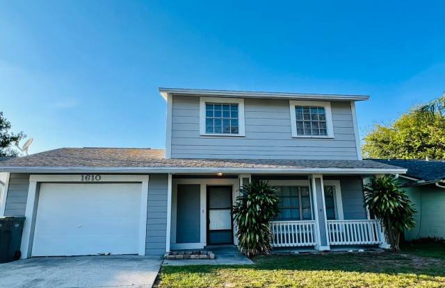 Renovated Water View and POOL home at central Brandon! photos photos