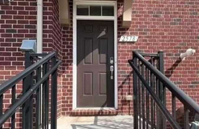 2578 HELMSDALE Circle Gallery 3