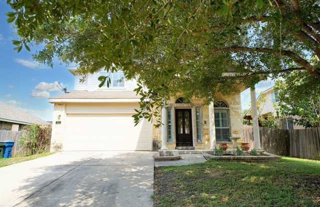 Beautiful Home with Dual Masters Now Available - Cibolo, TX - Realtor Commission: $350 - 321 Willow Loop, Cibolo, TX 78108