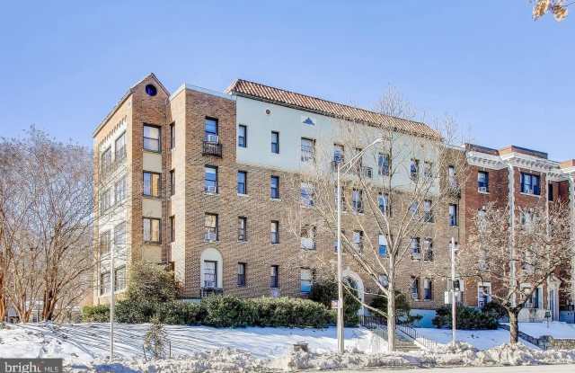3600 CONNECTICUT Avenue NW Gallery 4