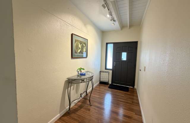 1413 SW 8th Ct Gallery 2