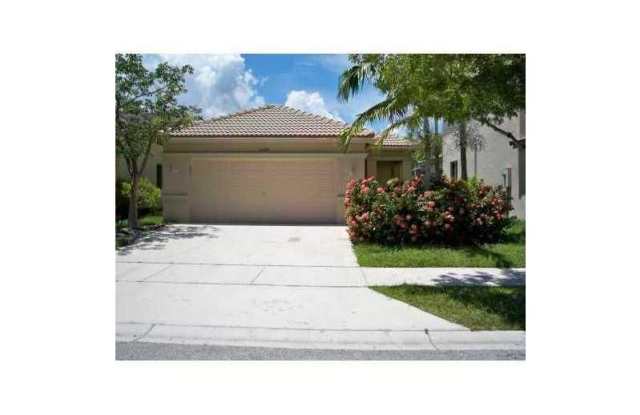 1040 GOLDEN CANE DR - 1040 Golden Cane Drive, Weston, FL 33327