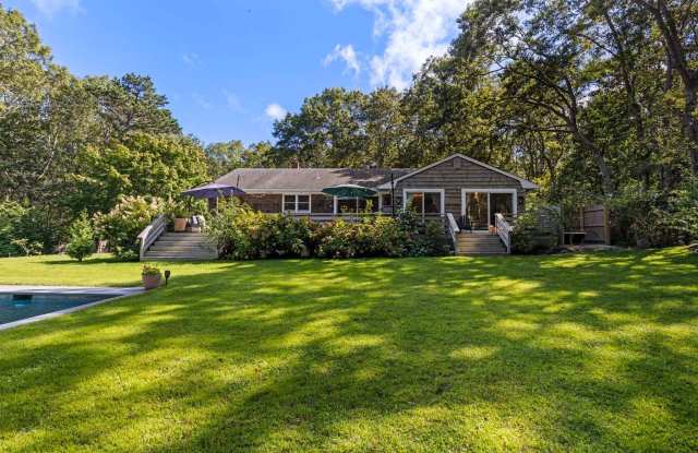 813 Edge of Woods Road Gallery 1