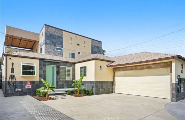 18748 Collins Street photos photos
