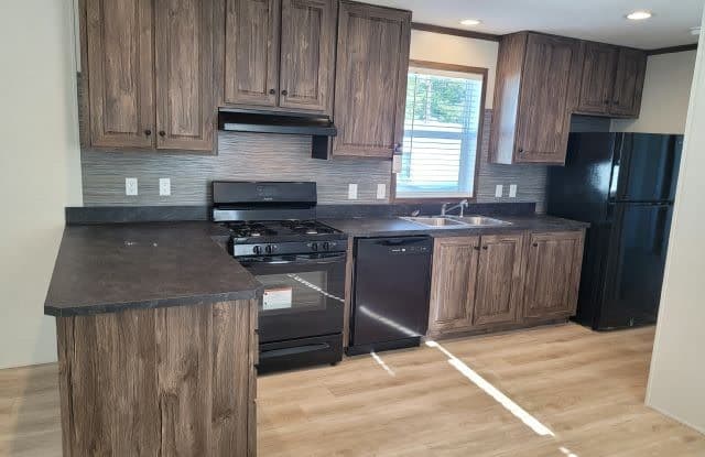 147 Skyline Drive - 147 Skyline Drive, Vadnais Heights, MN 55127