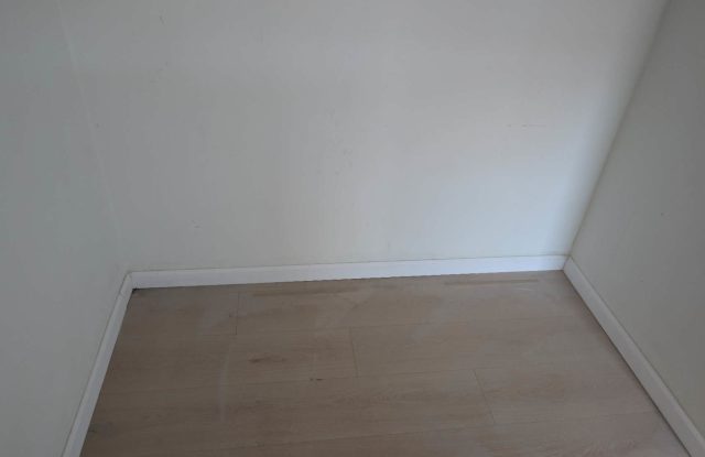 89-38 Whitney Avenue photos photos