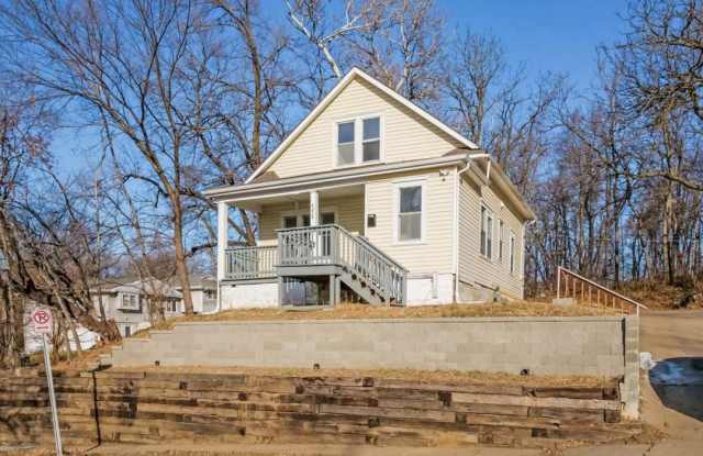 4244 Laurel Avenue photos photos