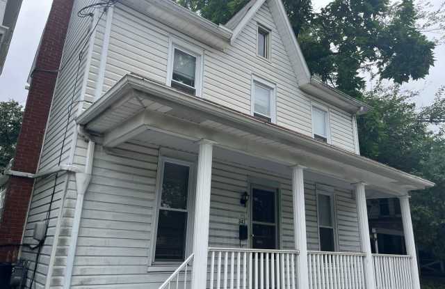 2-3 Bedroom, 1 Bathroom Detached House in Shippensburg - 343 East Orange Street, Shippensburg, PA 17257