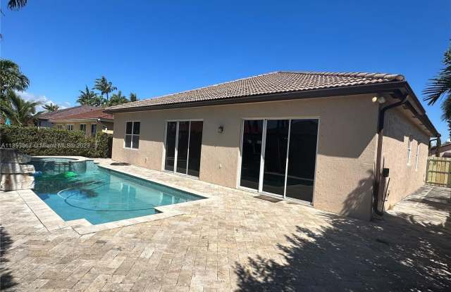 8832 NW 167th St - 8832 Northwest 167th Street, Miami Lakes, FL 33018