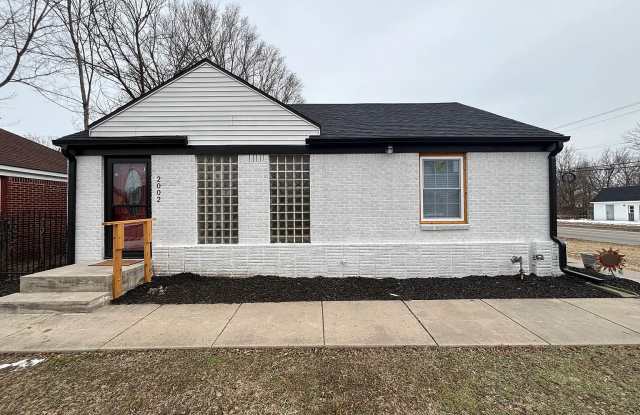 2002 East 17th Street North photos photos