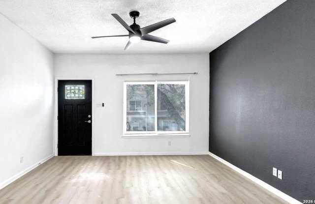 12225 Apricot Dr Gallery 3