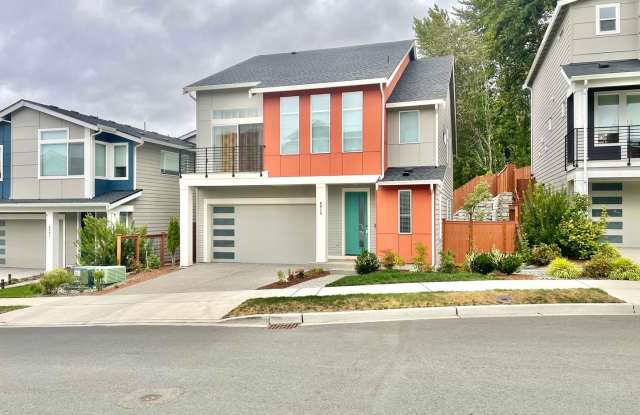 Beautiful 3-Bedroom Home with Loft, Office Space & Fully Fenced Backyard in Mountlake Terrace! Gallery 3