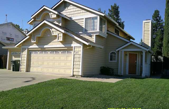 4 bedroom in Dixon with spacious back yard photos photos 4 bedroom in Dixon with spacious back yard photos photos