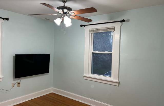 218 Merselis Avenue Gallery 2
