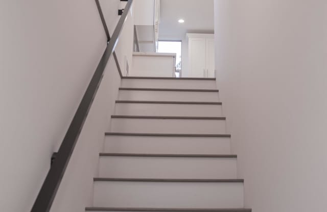15604 5th Avenue Northeast - 1 Gallery 3