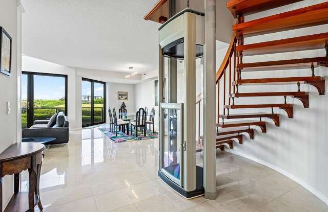 3120 S Ocean Boulevard Gallery 3