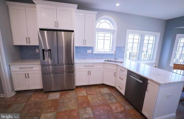 102 WATERVIEW Drive Gallery 2