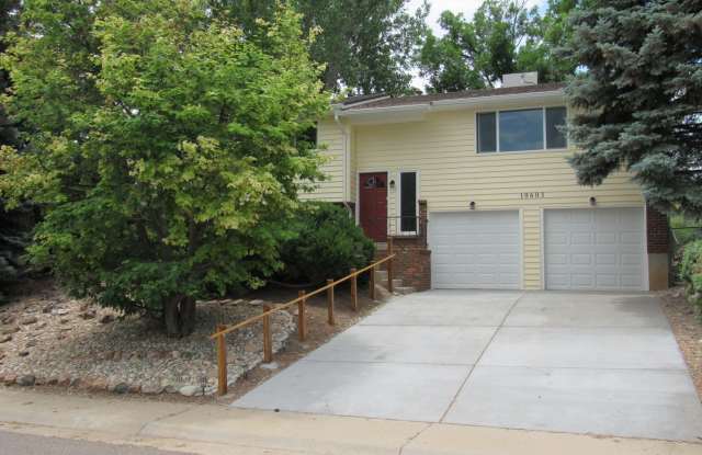 Spacious Bi Level home backing to open space - 10603 Van Gordon Way, Jefferson County, CO 80021