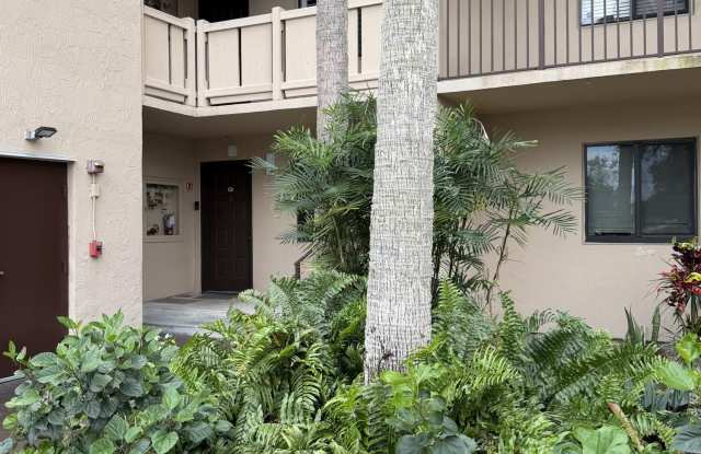 2200 S Cypress Bend Drive Gallery 3