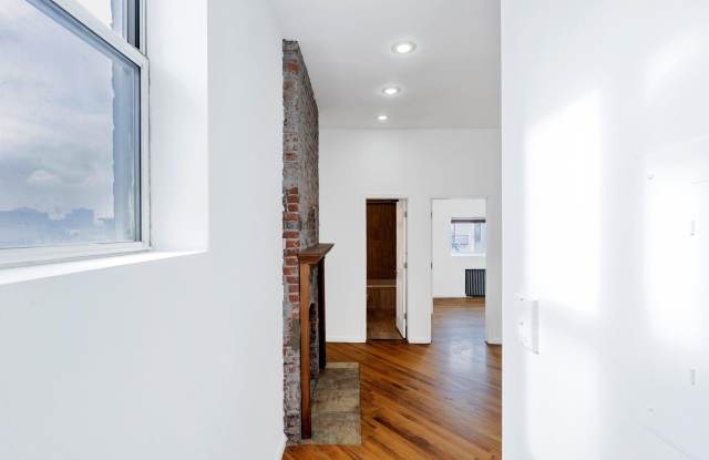 316 HUDSON ST Gallery 4