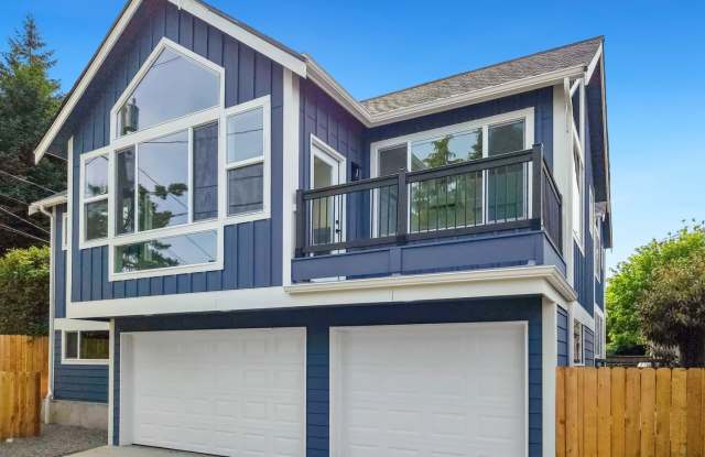 Spacious 3-Bedroom DADU with Private Balcony & Garage photos photos Spacious 3-Bedroom DADU with Private Balcony & Garage photos photos