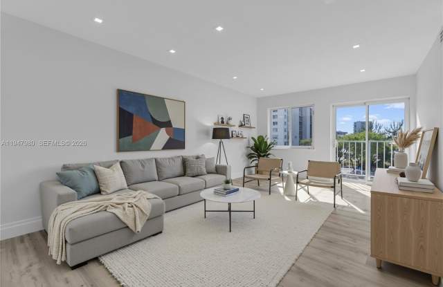 7925 Carlyle Ave photos photos