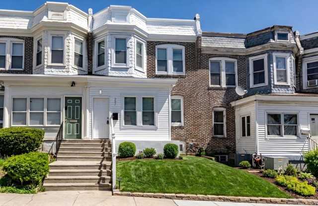 3 Bedroom, 1.5 bath home in the City of Wilmington - 207 East 25th Street, Wilmington, DE 19802