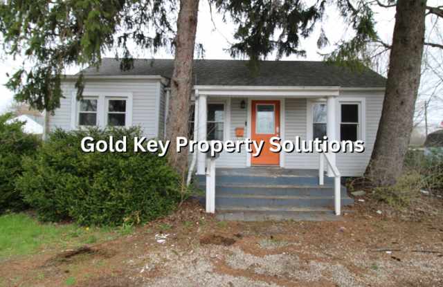 MUNCIE 1 BR 1 BA House with Central Air and Fenced Backyard (NO SECTION 8) photos photos