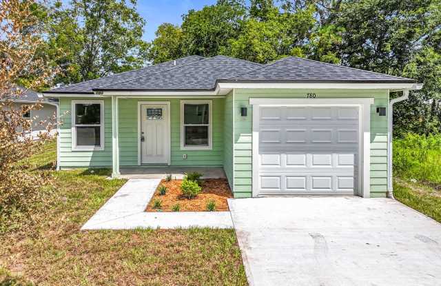 2025 NEW Built 3 BR 2 BA homew convenient to downtown St Augustine photos photos