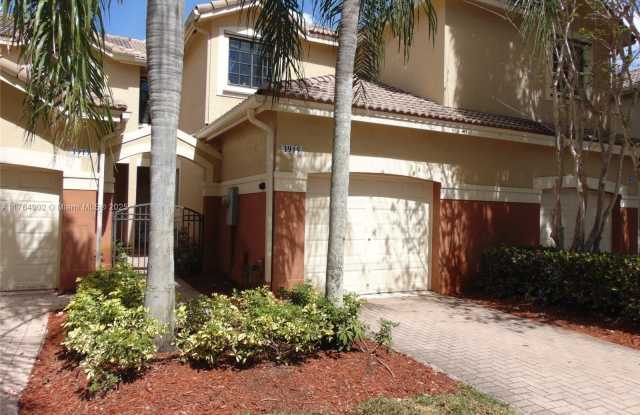 3915 Tree Top Dr - 3915 Tree Top Drive, Weston, FL 33332 3915 Tree Top Dr - 3915 Tree Top Drive, Weston, FL 33332