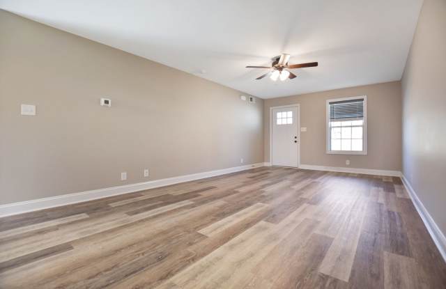 Pet Friendly Three Bedroom! Gallery 4