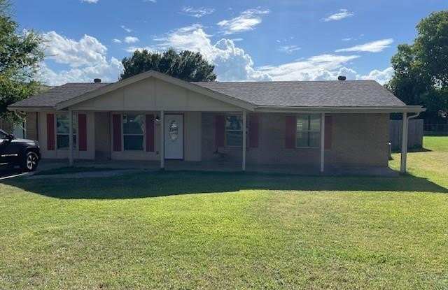 829 N Avenue B photos photos