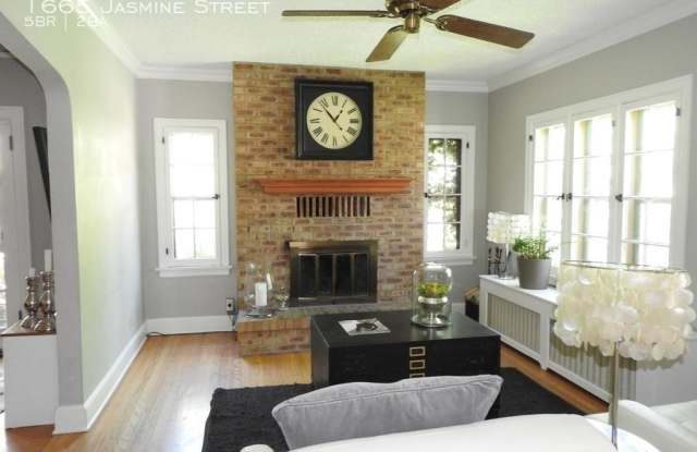 1665 Jasmine Street Gallery 3
